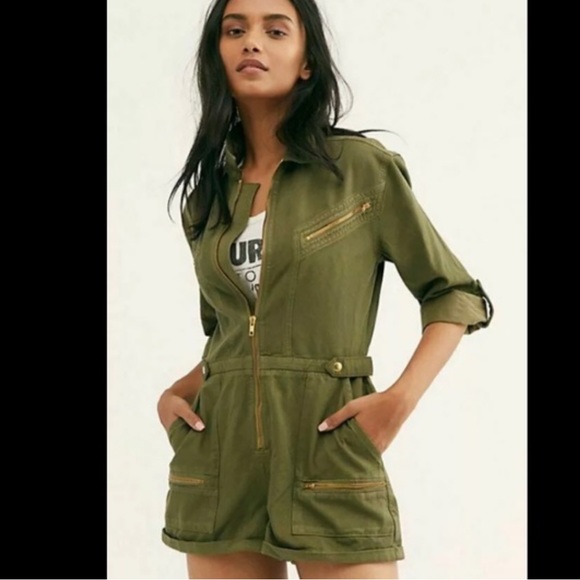 Free People Pants - NWOT: FREE PEOPLE Isla Flight Army Green Romper Size 6✨